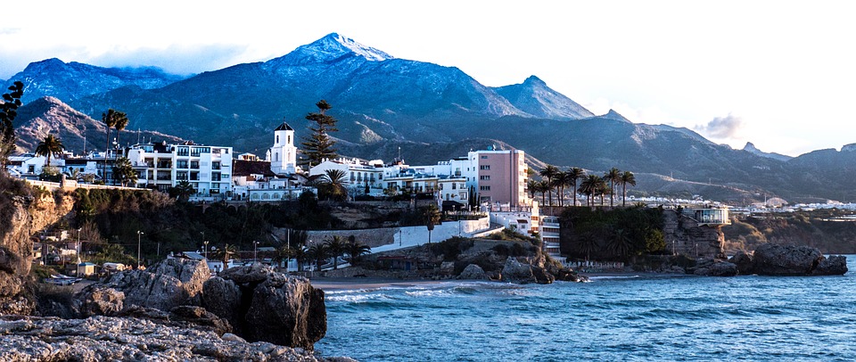 Transfer from Malaga airport to Nerja | What to do in the city?